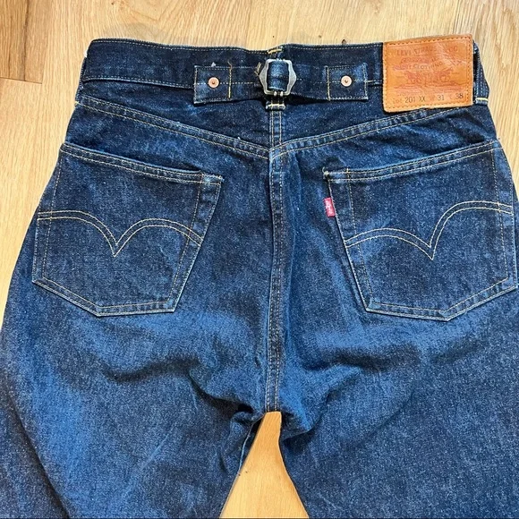 84239438_3